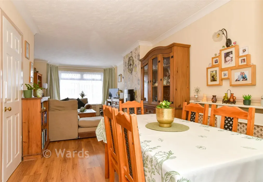 Lounge/ Diner - Ballens Road, Lords Wood, Chatham, Kent - Wards of Kent