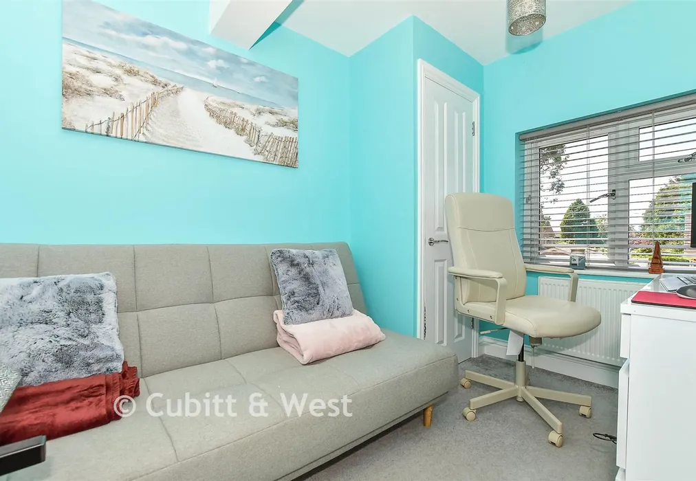 Bedroom 2 - East Beeches Road, Crowborough, East Sussex - Wards of Kent