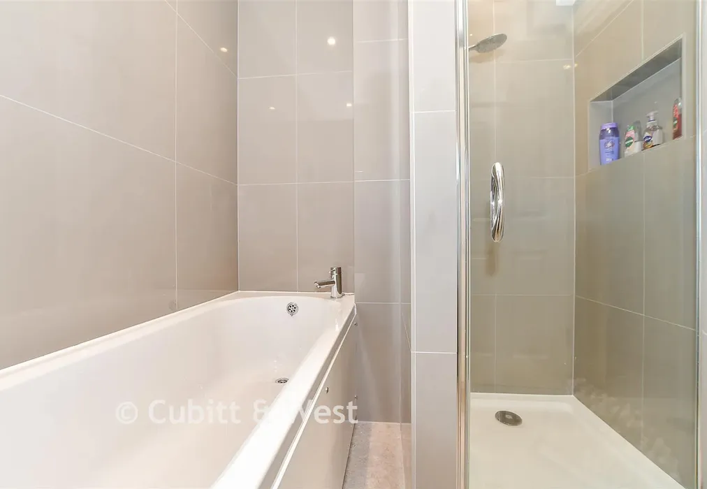 Bathroom - East Beeches Road, Crowborough, East Sussex - Wards of Kent