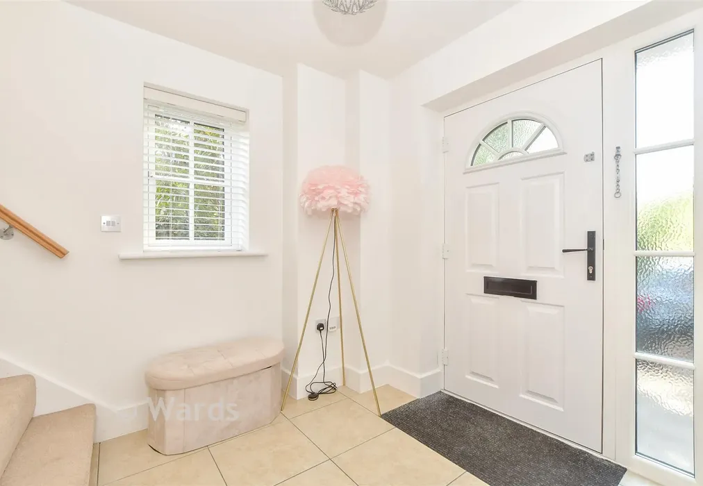 Entrance Hall - Bishop Close, High Halden, Kent - Wards of Kent