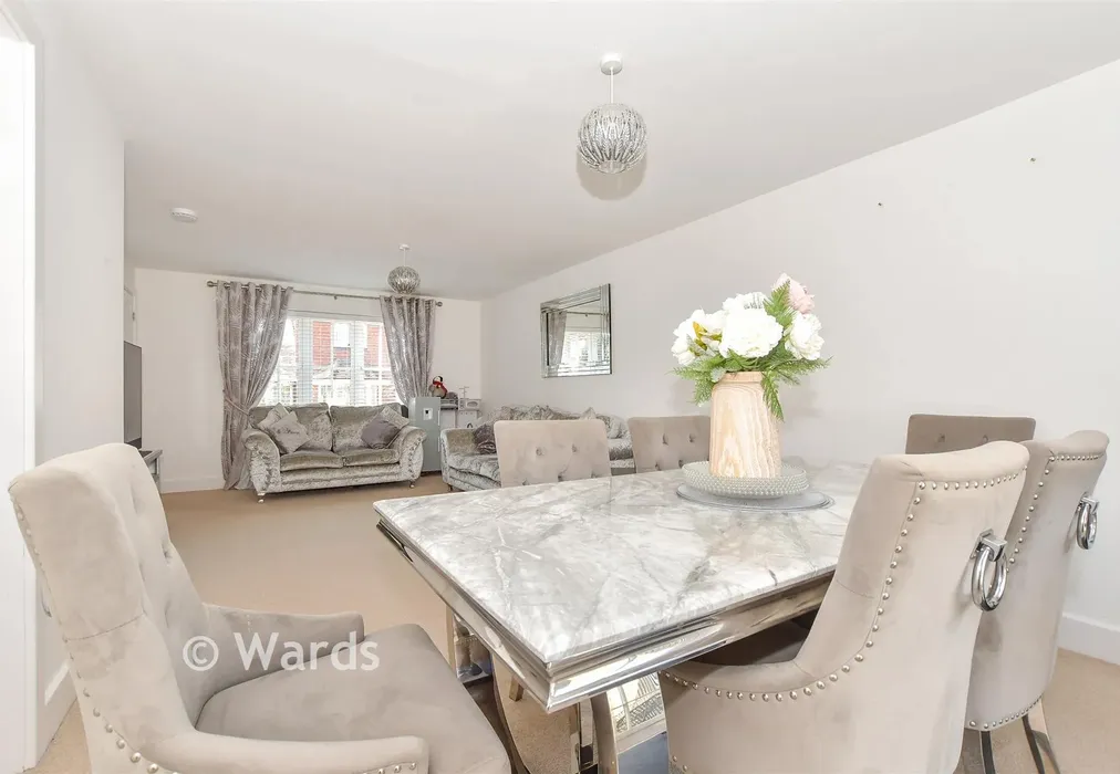 Lounge/ Diner - Bishop Close, High Halden, Kent - Wards of Kent