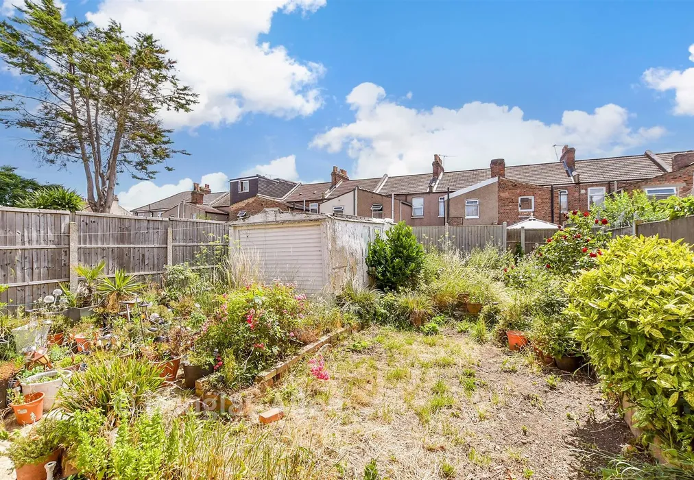 Rear Garden - Cecil Road, Chadwell Heath, Essex - Wards of Kent