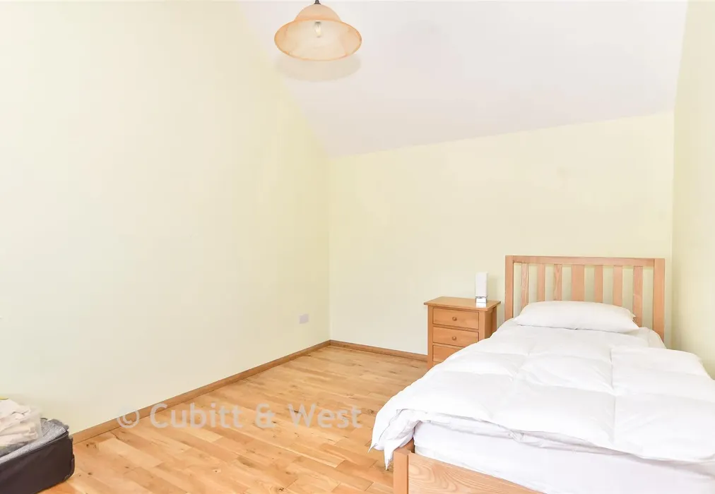 Bedroom 3 - Northlands Park, Emsworth, Hampshire - Wards of Kent
