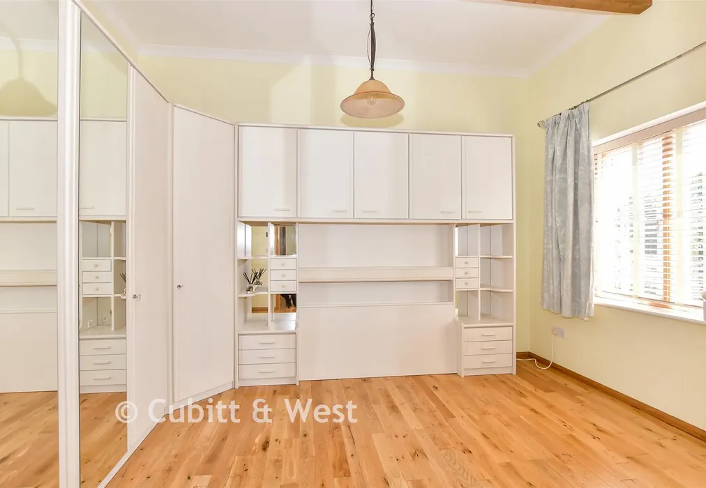 Bedroom 2 - Northlands Park, Emsworth, Hampshire - Wards of Kent