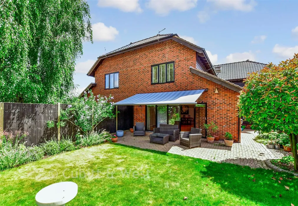 External Lifestyle Photograph - Northlands Park, Emsworth, Hampshire - Wards of Kent