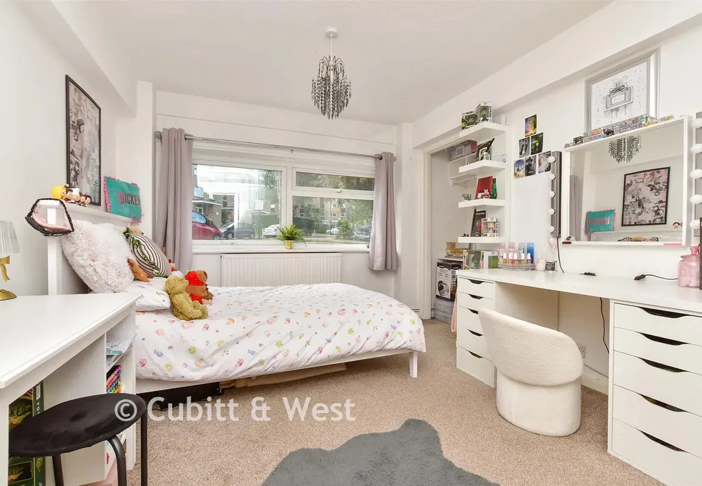 Bedroom 1 - Blackbush Close, Sutton, Surrey - Wards of Kent