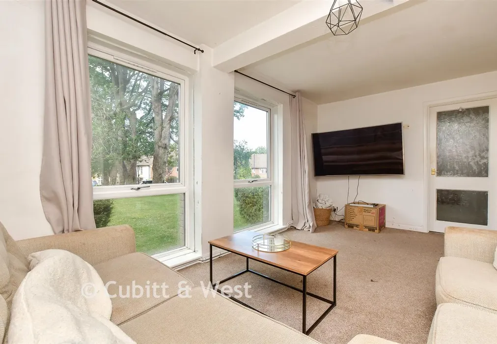 Lounge/Diner - Blackbush Close, Sutton, Surrey - Wards of Kent