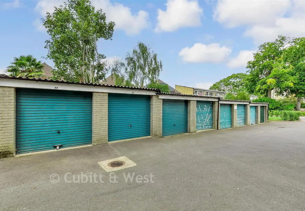 Driveway/Parking - Blackbush Close, Sutton, Surrey - Wards of Kent
