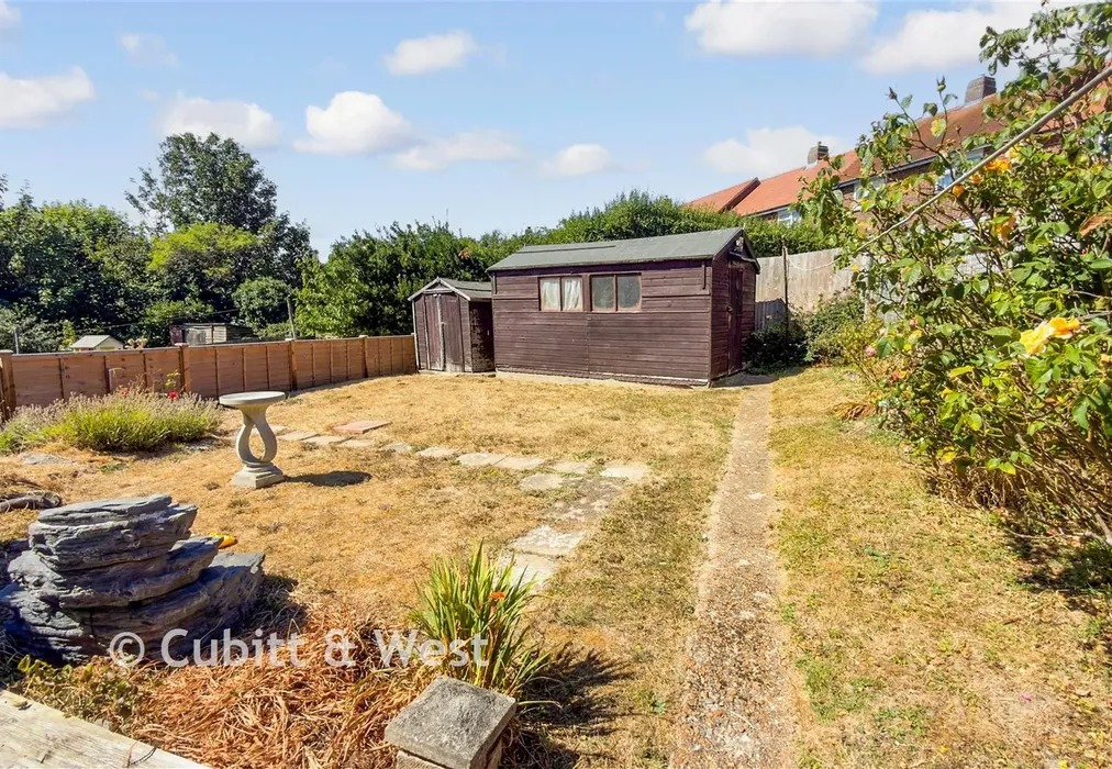 Rear Garden - Sandhurst Avenue, Woodingdean, East Sussex - Wards of Kent