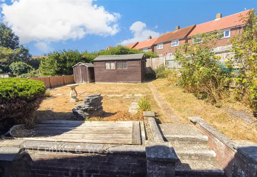 Rear Garden - Sandhurst Avenue, Woodingdean, East Sussex - Wards of Kent