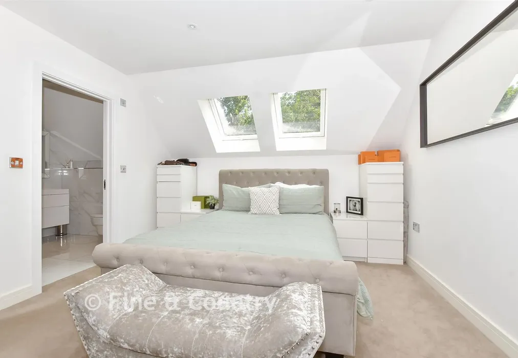 Bedroom 2 - Windmill Close, Hawkinge, Kent - Wards of Kent