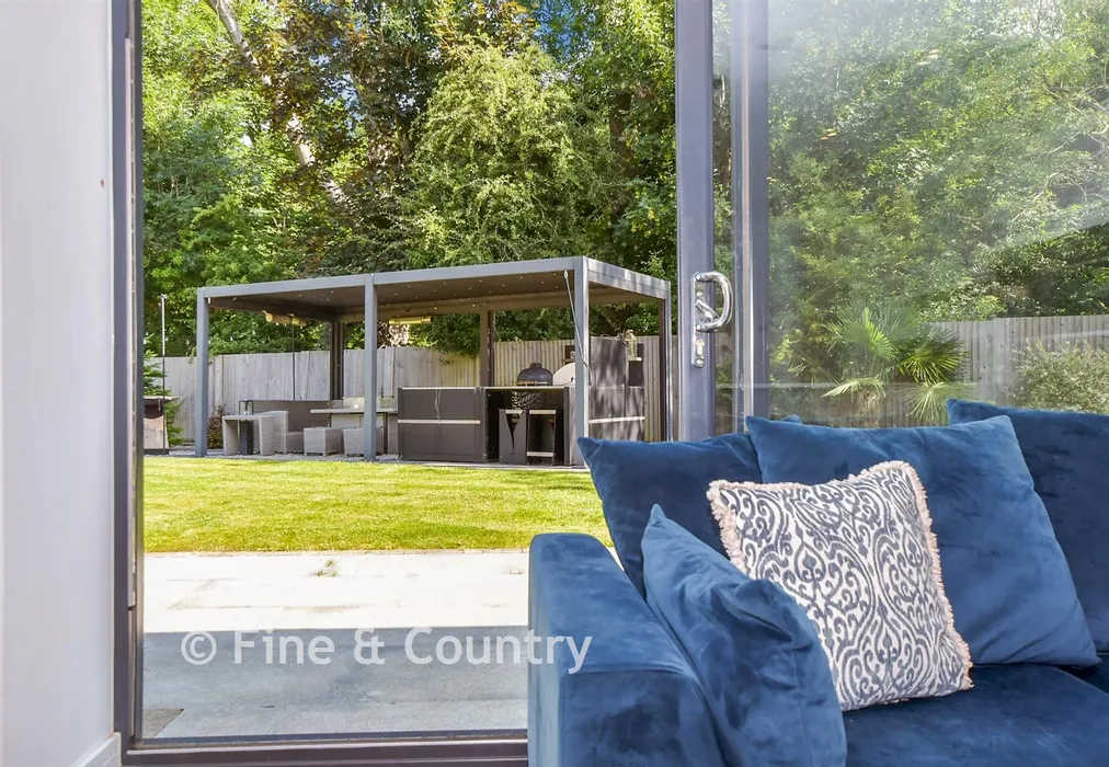 External Lifestyle Photograph - Windmill Close, Hawkinge, Kent - Wards of Kent