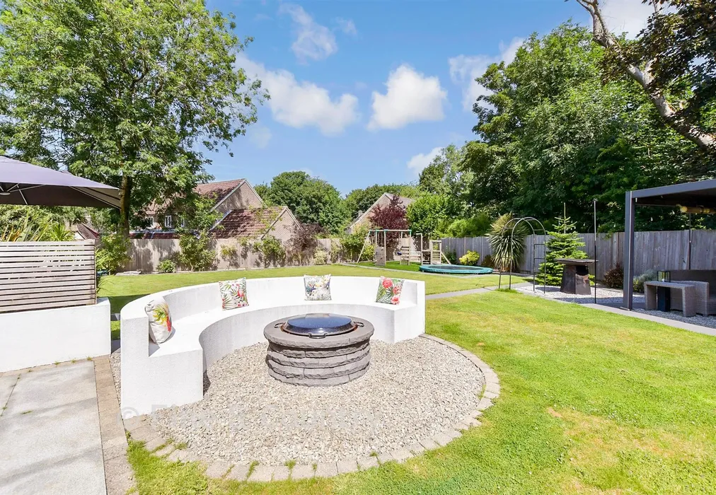 External Lifestyle Photograph - Windmill Close, Hawkinge, Kent - Wards of Kent