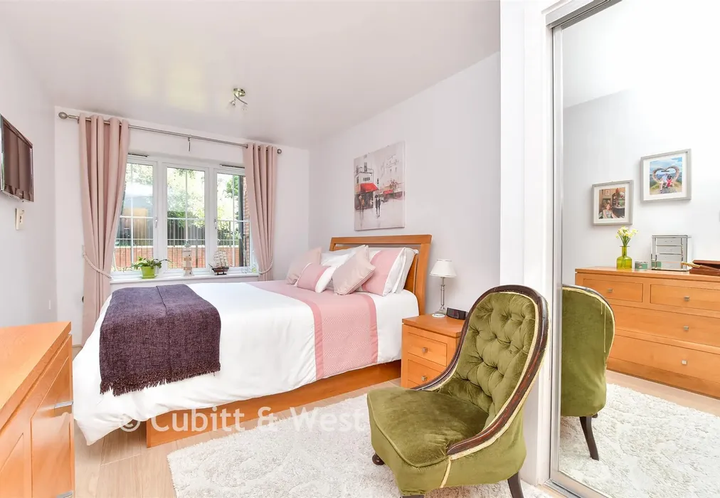 Bedroom 1 - Reigate Road, Reigate, Surrey - Wards of Kent