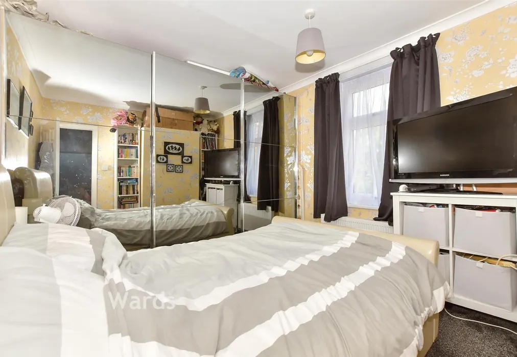 Bedroom 2 - Dymchurch Road, Hythe, Kent - Wards of Kent
