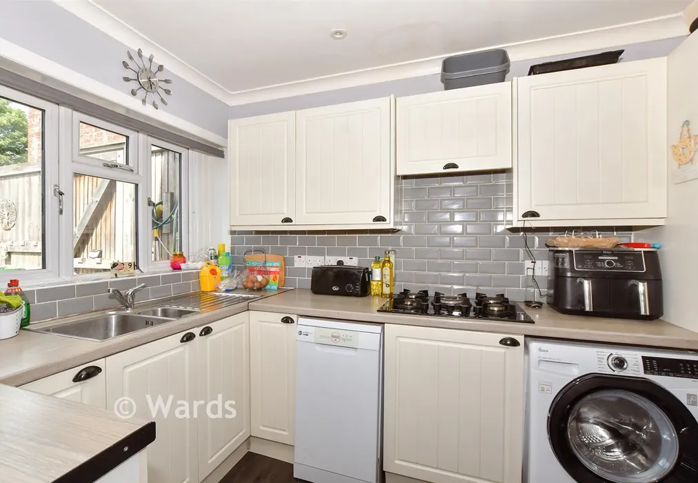 Kitchen - Dymchurch Road, Hythe, Kent - Wards of Kent