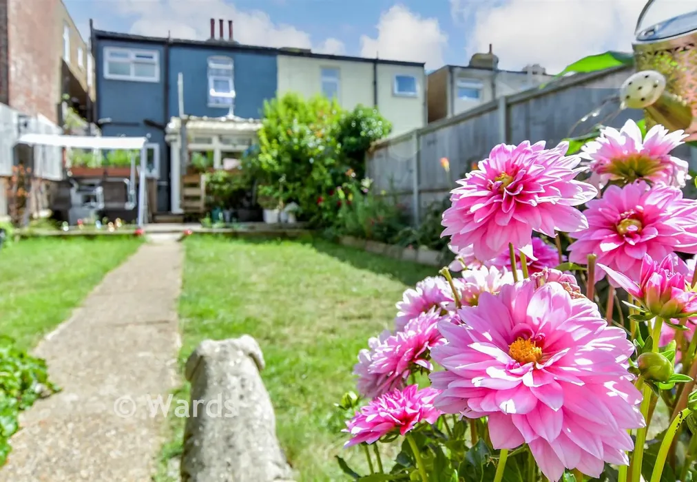 External Lifestyle Photograph - Dymchurch Road, Hythe, Kent - Wards of Kent
