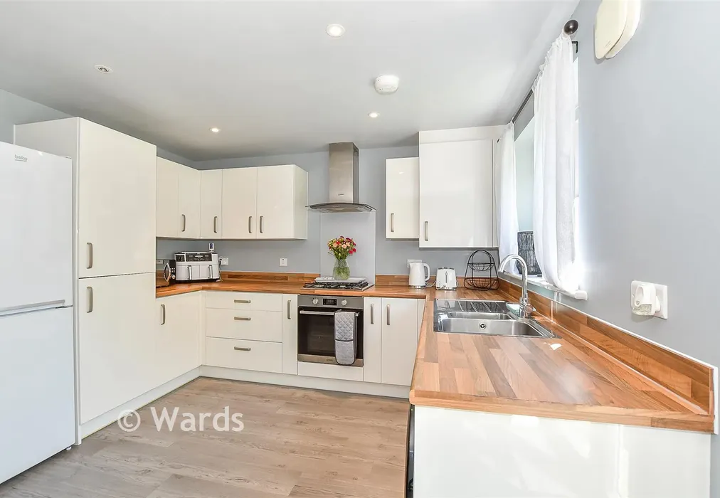 Kitchen - Tyler Road, Staplehurst, Kent - Wards of Kent