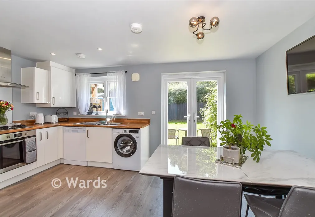Kitchen - Tyler Road, Staplehurst, Kent - Wards of Kent
