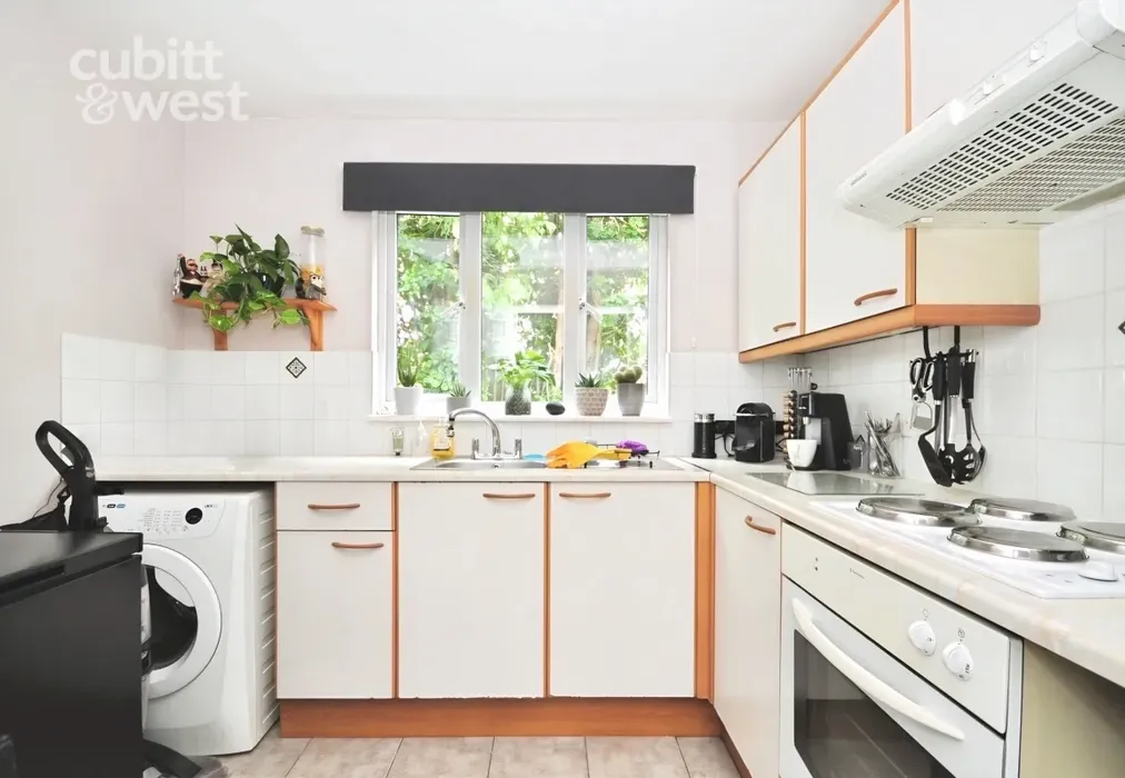 Kitchen - New Town, Uckfield, TN22 - Wards of Kent
