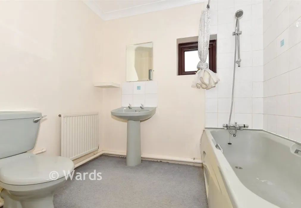 Bathroom - Harold Street, Dover, Kent - Wards of Kent