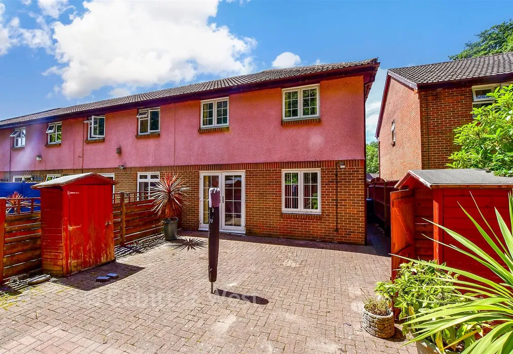 Rear Garden - Amethyst Grove, Waterlooville, Hampshire - Wards of Kent