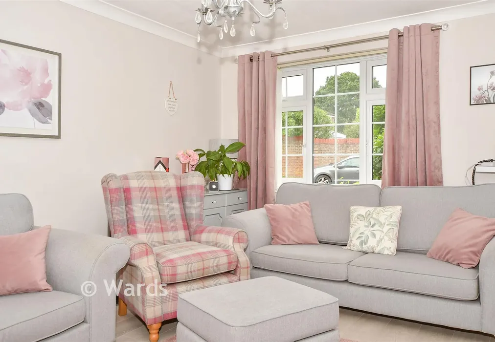 Internal Lifestyle Photograph - Harvest Ridge, Leybourne, West Malling, Kent - Wards of Kent