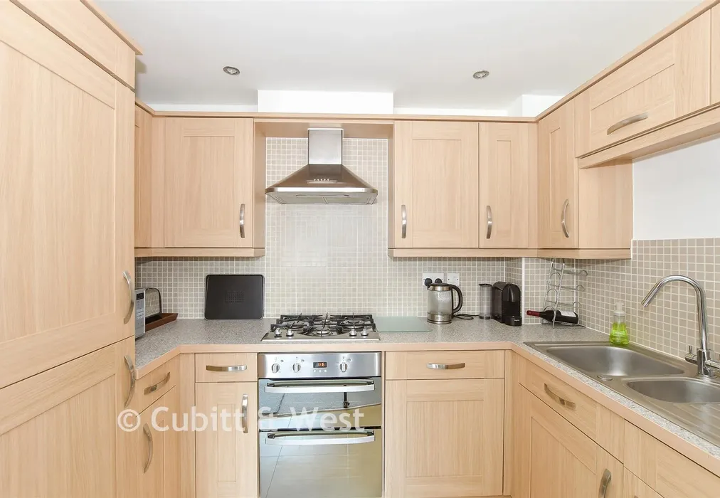 Kitchen - Farriers Lea, Haywards Heath, West Sussex - Wards of Kent