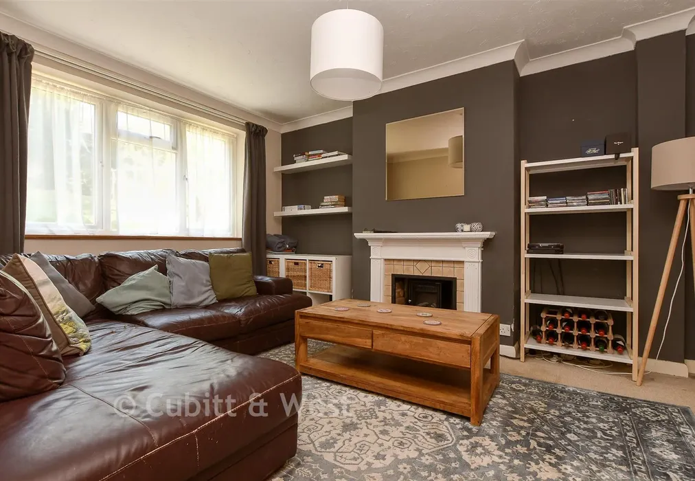 Living Area - Cromwell Road, Caterham, Surrey - Wards of Kent