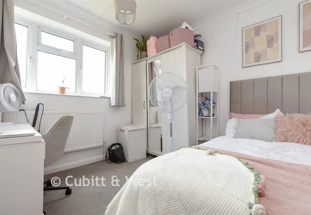 Bedroom 2 - Wrayfield Avenue, Reigate, Surrey - Wards of Kent