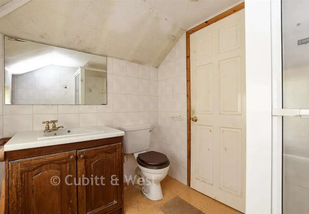 En-Suite Shower Room - Hilltop Road, Whyteleafe, Surrey - Wards of Kent