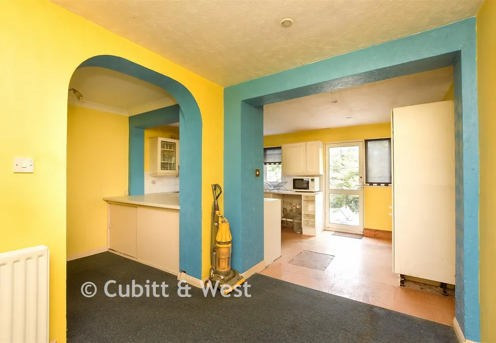 Kitchen/Breakfast Room - Hilltop Road, Whyteleafe, Surrey - Wards of Kent