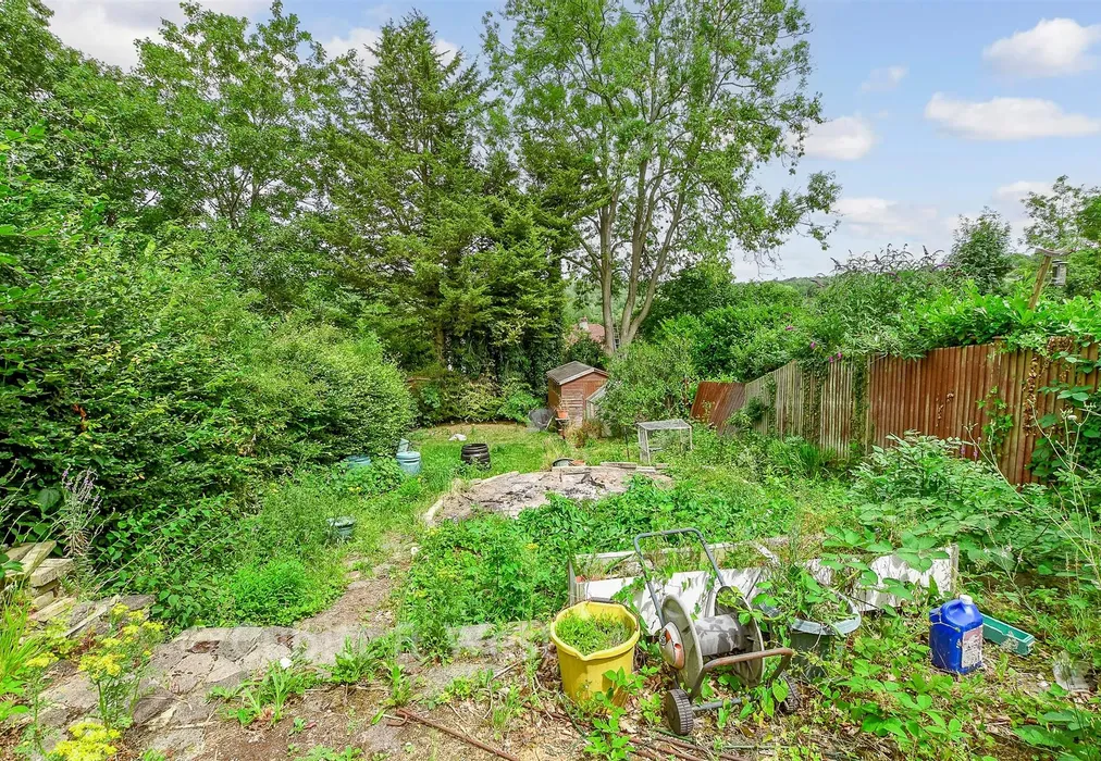 Rear Garden - Hilltop Road, Whyteleafe, Surrey - Wards of Kent