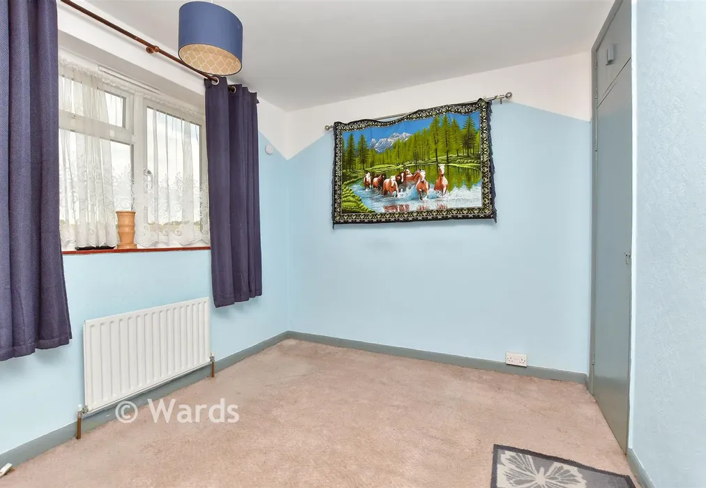 Bedroom 2 - Lion Field, Faversham, Kent - Wards of Kent