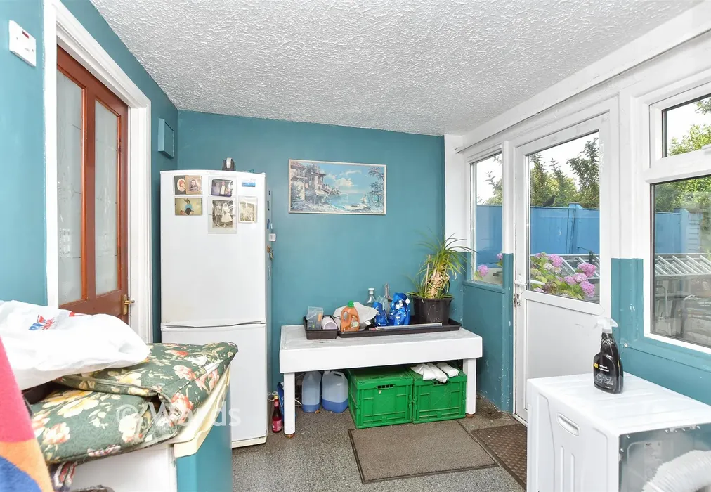Utility Room - Lion Field, Faversham, Kent - Wards of Kent
