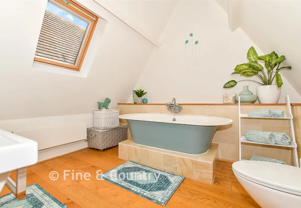 En-Suite Bathroom - Hartfield Road, Cowden, Edenbridge, Kent - Wards of Kent