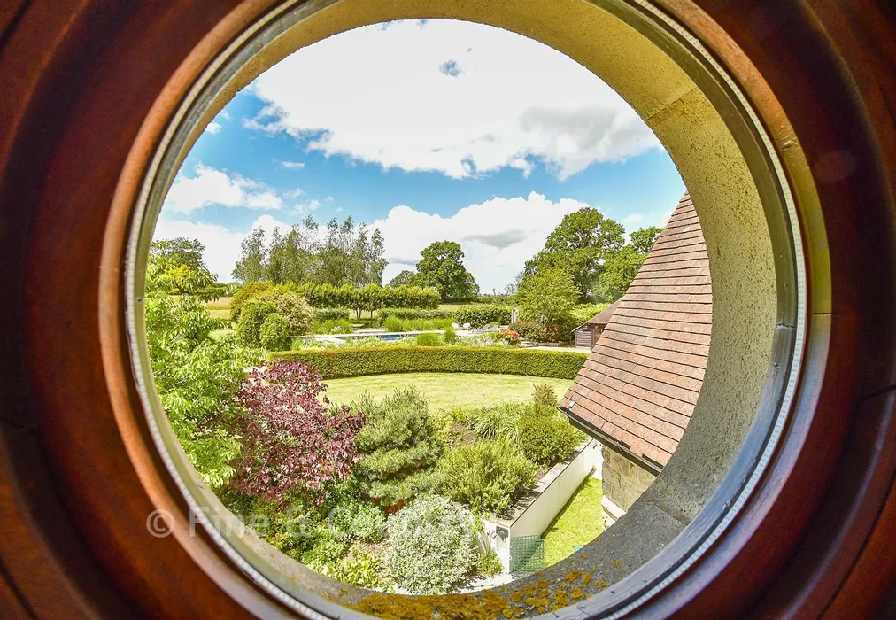 Internal Lifestyle Photograph - Hartfield Road, Cowden, Edenbridge, Kent - Wards of Kent