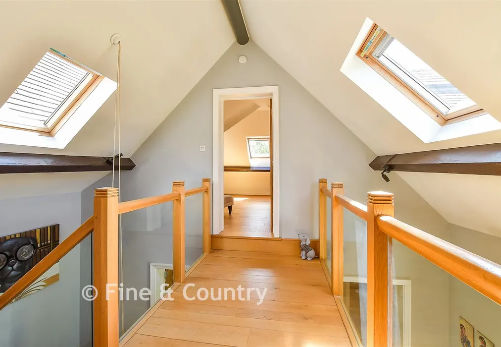 Landing - Hartfield Road, Cowden, Edenbridge, Kent - Wards of Kent