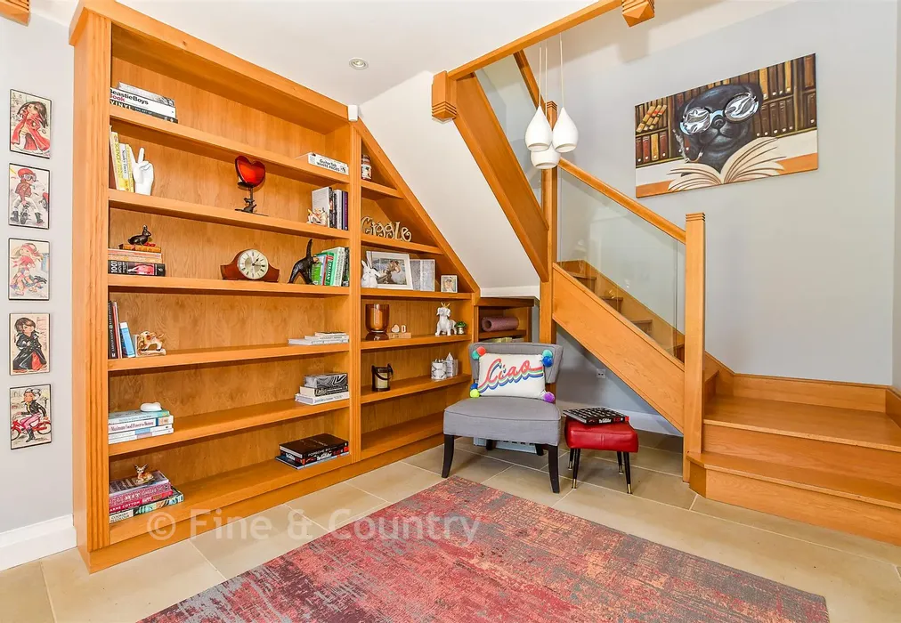 Reading Nook - Hartfield Road, Cowden, Edenbridge, Kent - Wards of Kent