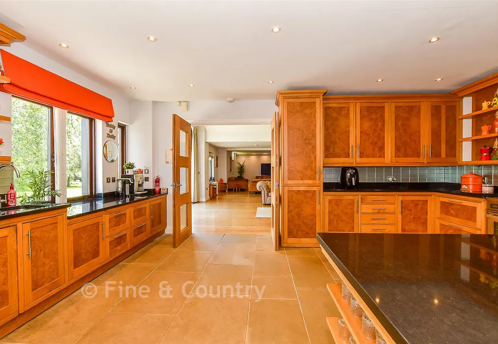 Kitchen - Hartfield Road, Cowden, Edenbridge, Kent - Wards of Kent