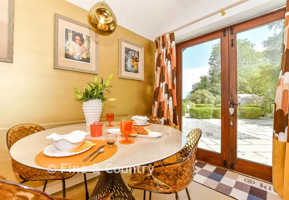 Internal Lifestyle Photograph - Hartfield Road, Cowden, Edenbridge, Kent - Wards of Kent
