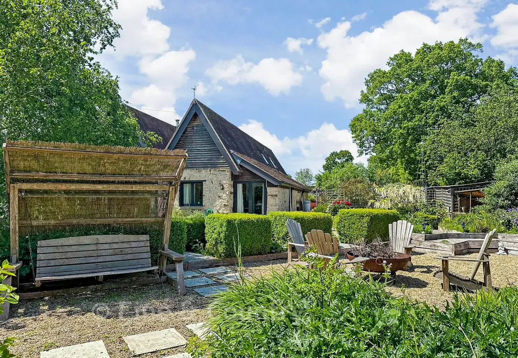 New Garden Fire Pit - Hartfield Road, Cowden, Edenbridge, Kent - Wards of Kent