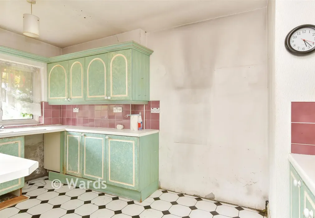 Kitchen - Milton Avenue, Gravesend, Kent - Wards of Kent