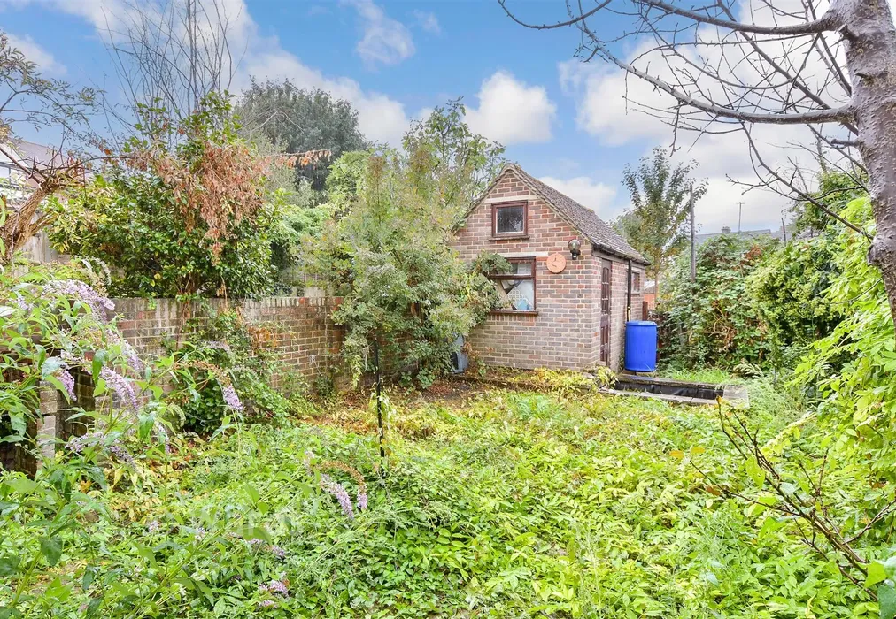 Rear Garden - Milton Avenue, Gravesend, Kent - Wards of Kent