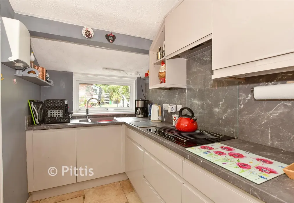 Kitchen - Denness Road, Sandown, Isle of Wight - Wards of Kent