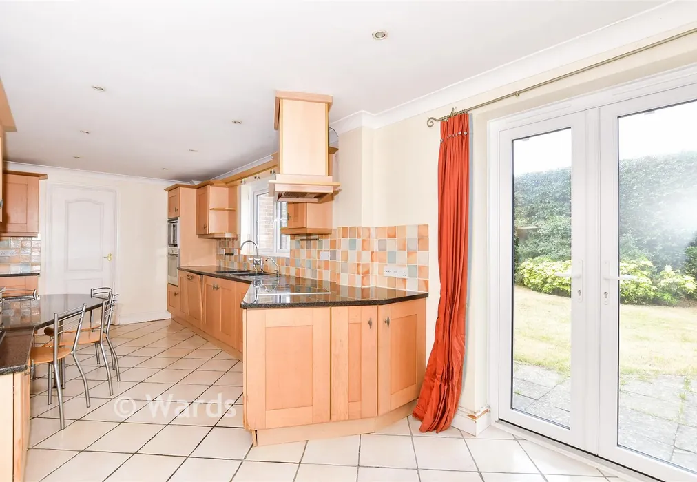 Kitchen/Breakfast Room - Carmans Close, Loose, Kent - Wards of Kent