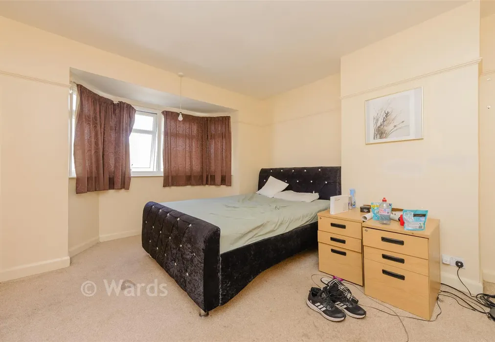 Bedroom 1 - St. Leonard's Avenue, Chatham, Kent - Wards of Kent