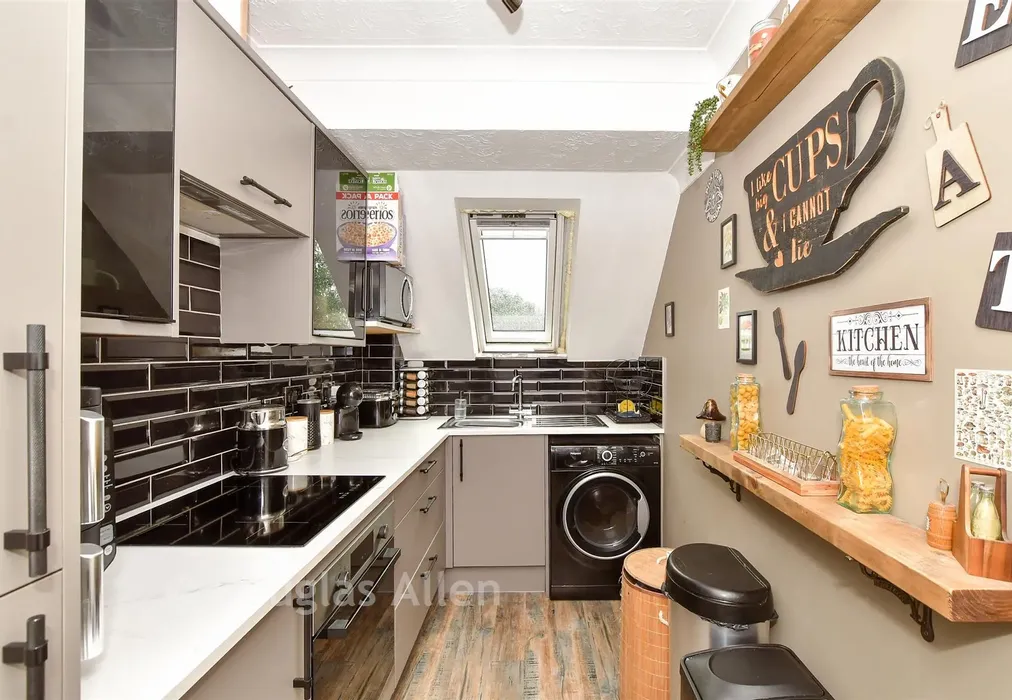 Kitchen - Northampton Grove, Langdon Hills, Basildon, Essex - Wards of Kent