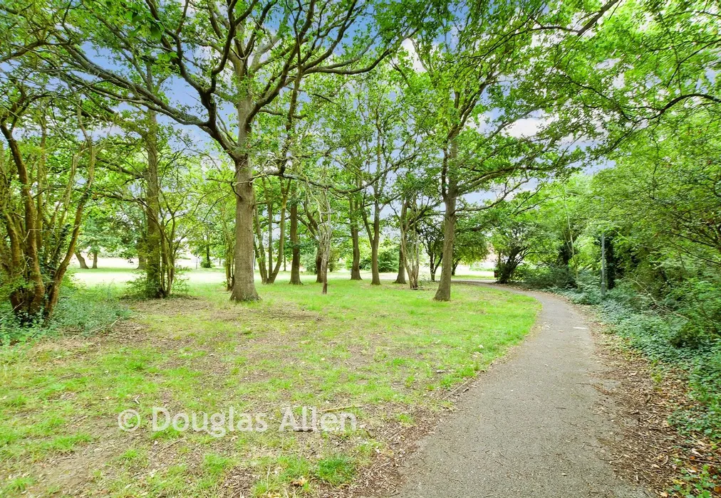 Surrounding Area - Northampton Grove, Langdon Hills, Basildon, Essex - Wards of Kent