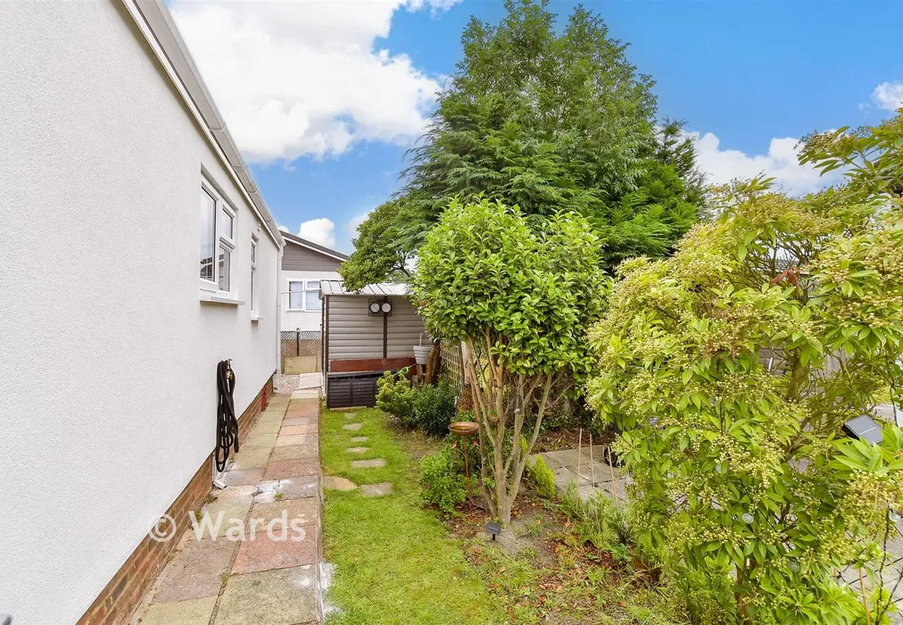 Rear Garden - Bluebell Woods Park, Broad Oak, Canterbury, Kent - Wards of Kent